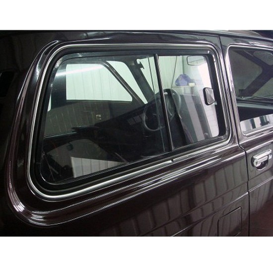 Okno bočné vetracie zaťahovacie set L+P 21213-84000309